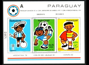 Paraguay: 1982, Blockausgabe Fußball (Motiv: Fußballspielender Indianerjunge)