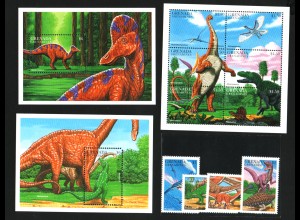 Grenada / Grenadinen: 1997, Prähistorische Tiere (Satz, Kleinbogen und Blockpaar, Ausgabe komplett)