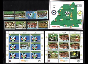 Paraguay: 1982, Fußball-WM Spanien, Fußball mit Flaggen sowie argent. Mannschaft